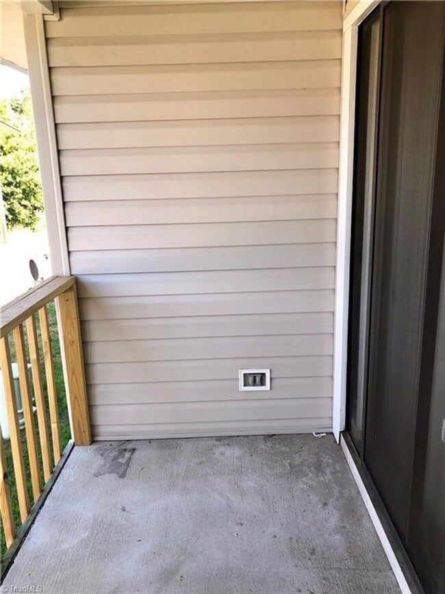 214 English Ct