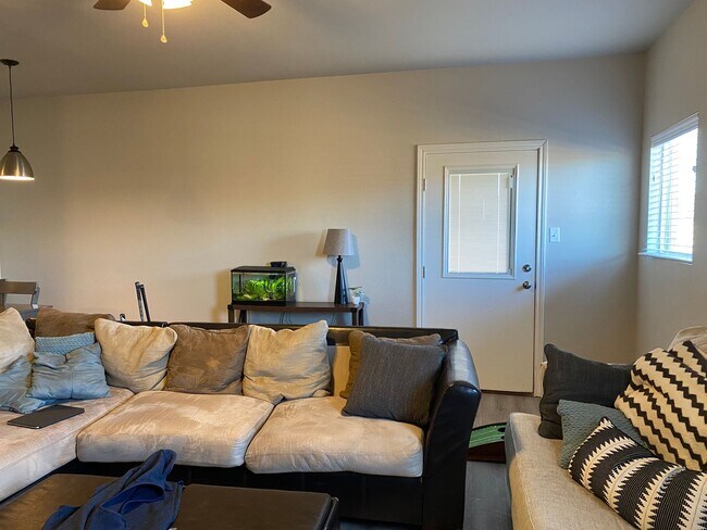 Photo - 525 N Chicago Ave Unidad B