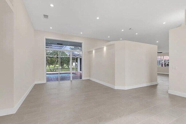 Photo - 1255 SW Maplewood Dr