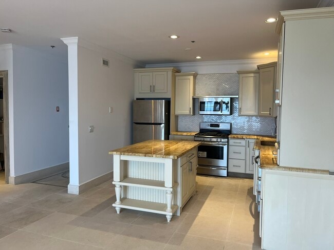 Photo - 343 Beach St Unidad 202