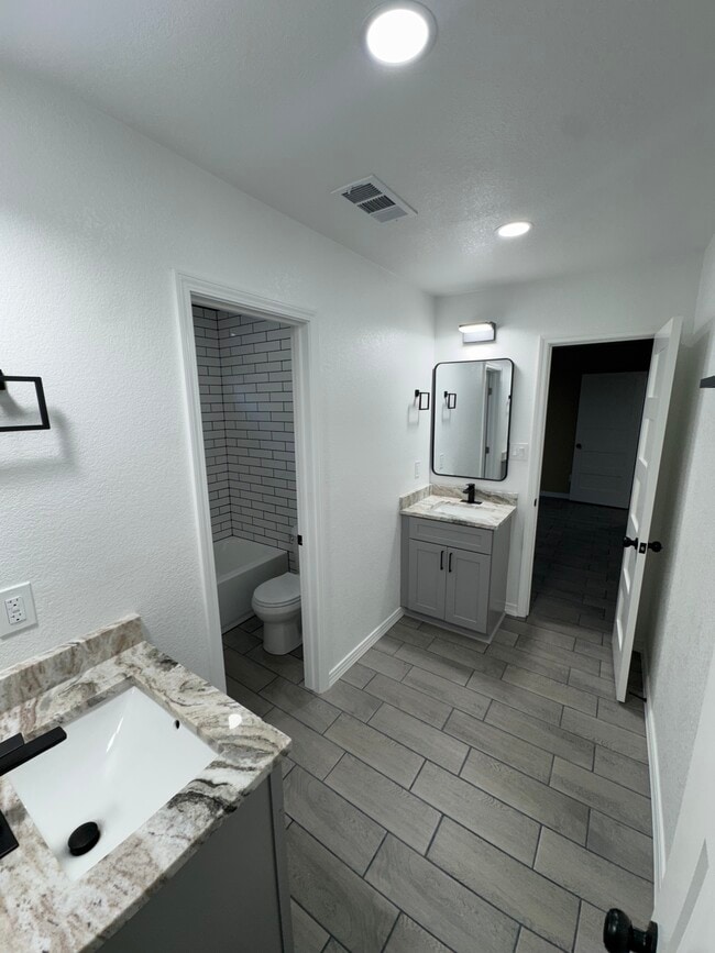 Photo - 109 Cuchens Ln