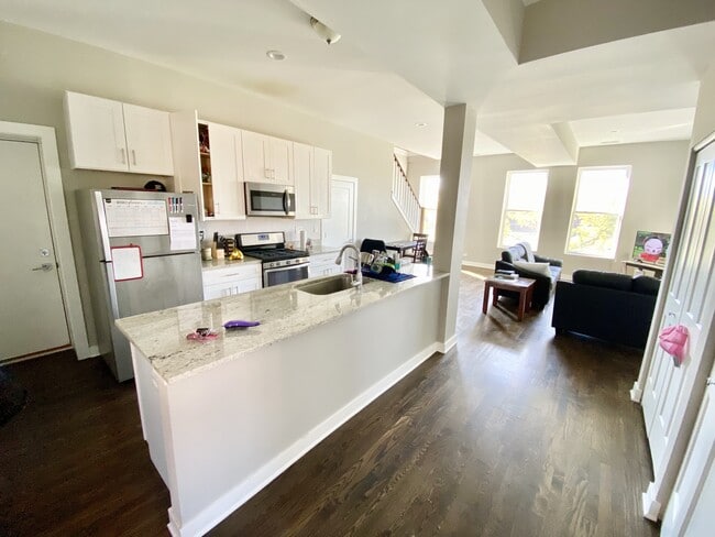 Photo - 1854 W 18th St Unit 3R