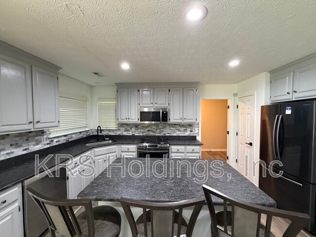 Photo - 20 Henrys Fork Dr