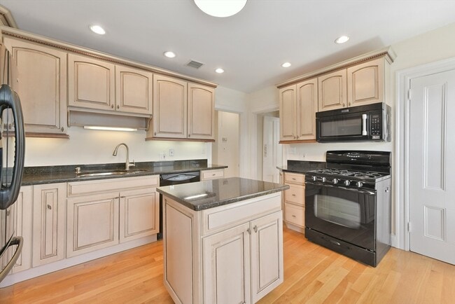 Photo - 14 Westover St Unit 2