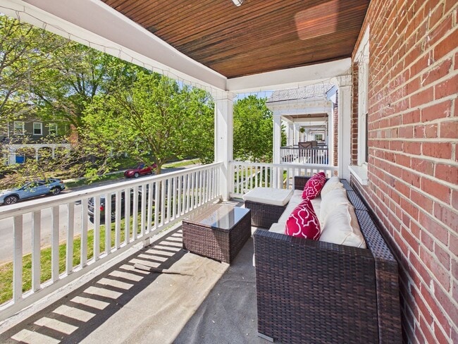 Photo - 3320 W Grace St Unidad 3318 A