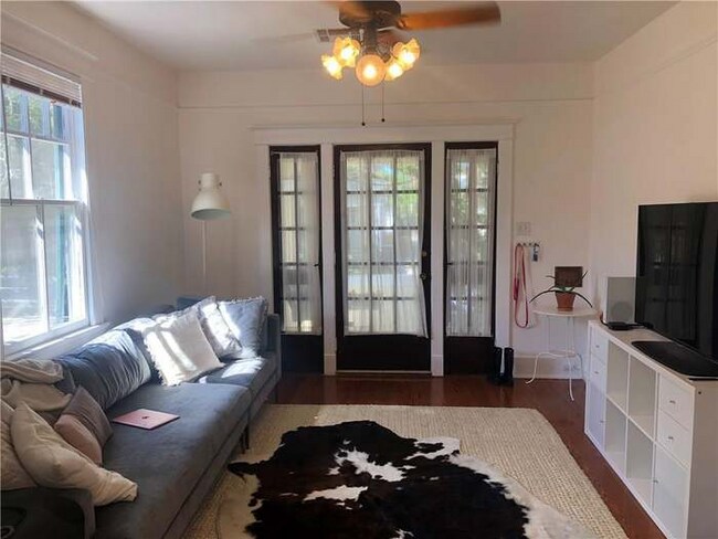 Photo - 2525-2527 Palmer Ave Unidad 2525