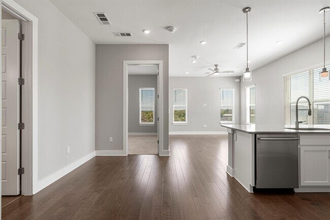 Photo - 4501 Jackson Ave Unit 5205