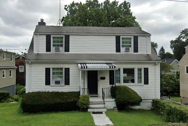 Building Photo - 1525 Mamaroneck Ave Unit 2