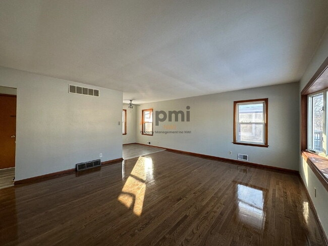 Photo - 6617 Parrish Ave