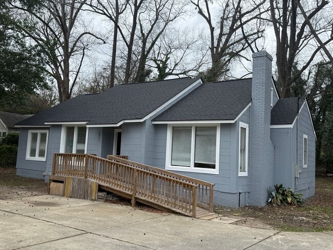 Building Photo - **Available Now**Remodeled Midtown Columbus, GA 3 Bedroom / 2 Bathroom Home for Rent***