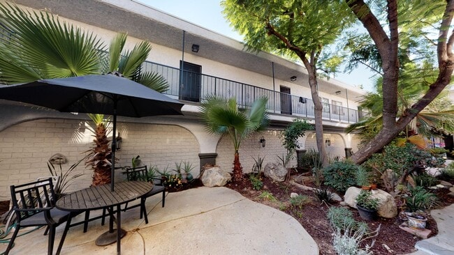 Rock Glen Villa Apartments