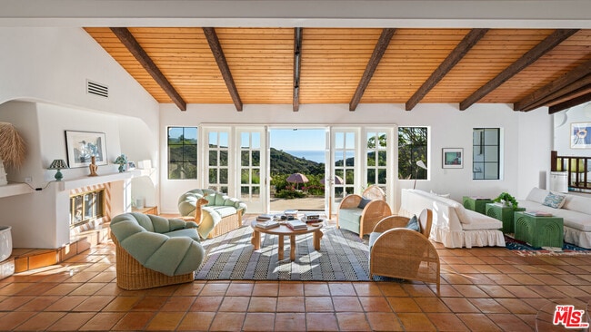 Photo - 33261 Decker School Rd