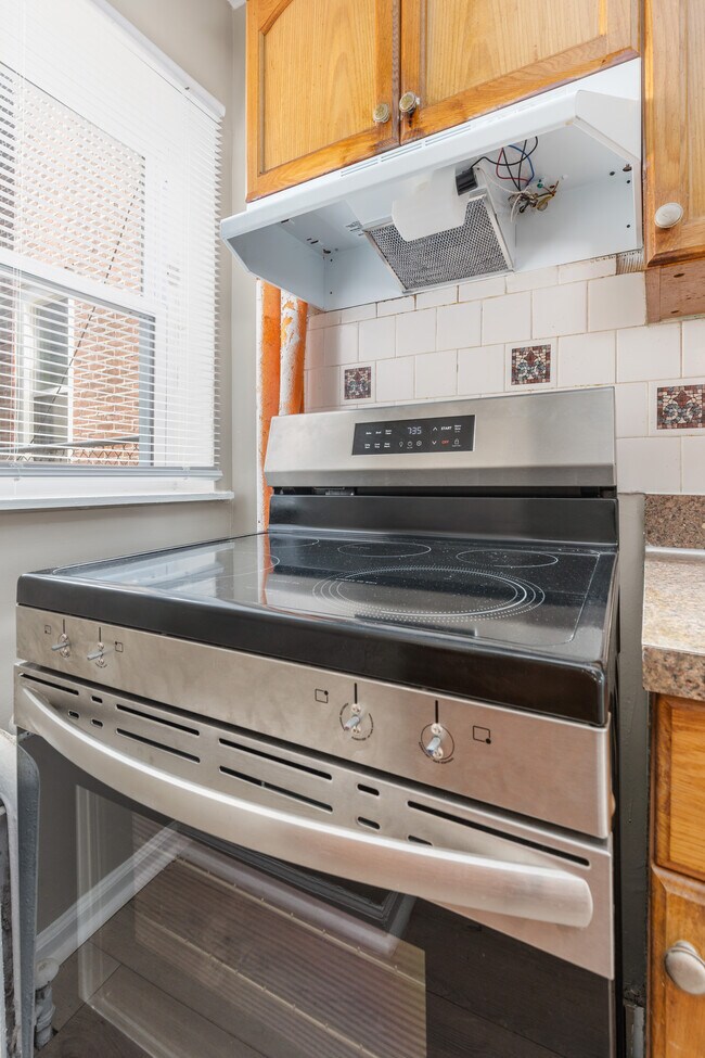 Photo - 3400 Reach St