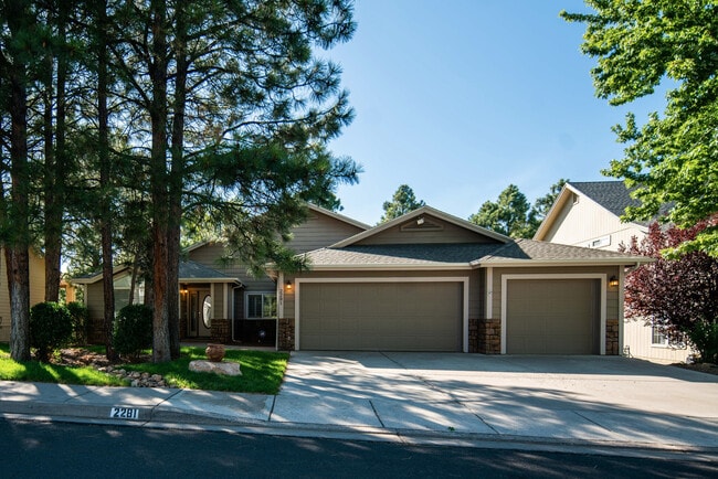 Photo - Beautiful Walnut Ridge Home!