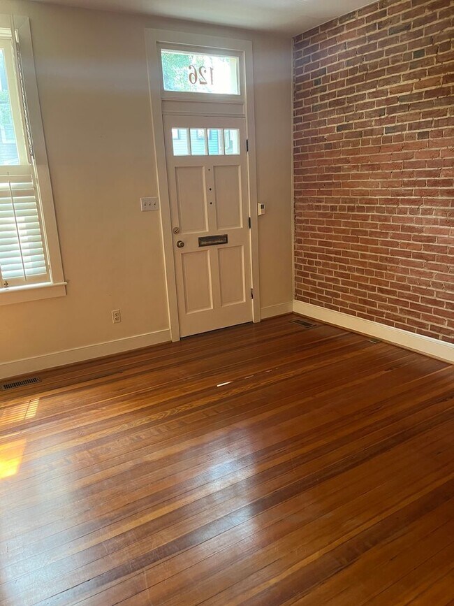 Photo - 126 N Payne St