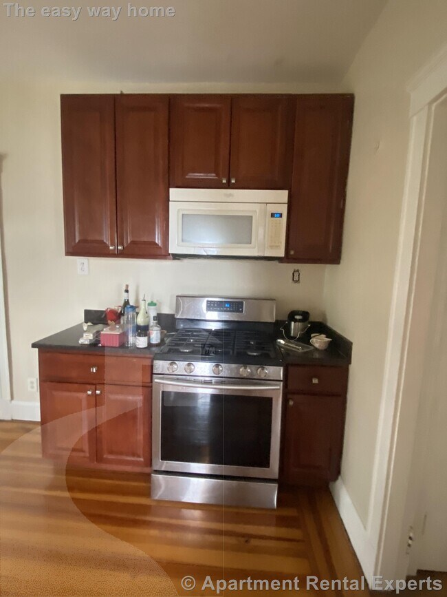 30 Lawrence St Unit 2