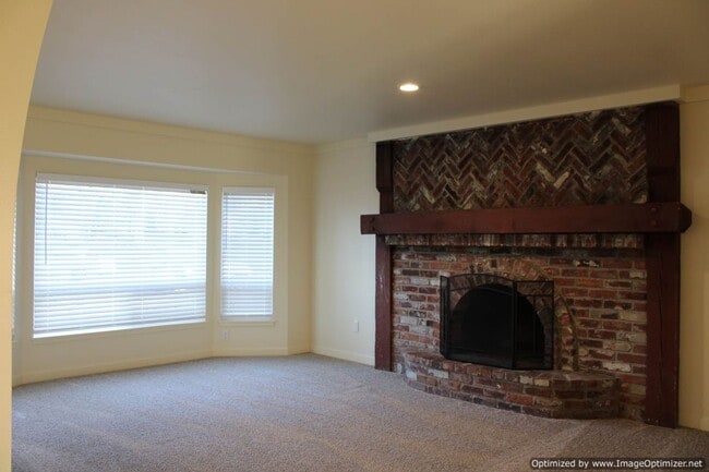 Photo - Bright Updated -2 bedroom 2 bath Duplex