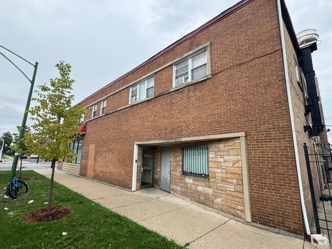 Building Photo - 2808 N Major Ave Unit 2 Rental