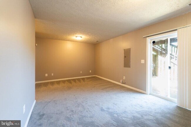 Photo - 104 Stingray Ct