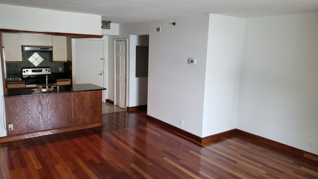 Photo - 5505 Seminary Rd