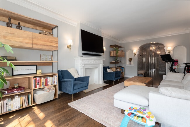 Sala de estar - 444 W Belmont Ave Unidad 4A