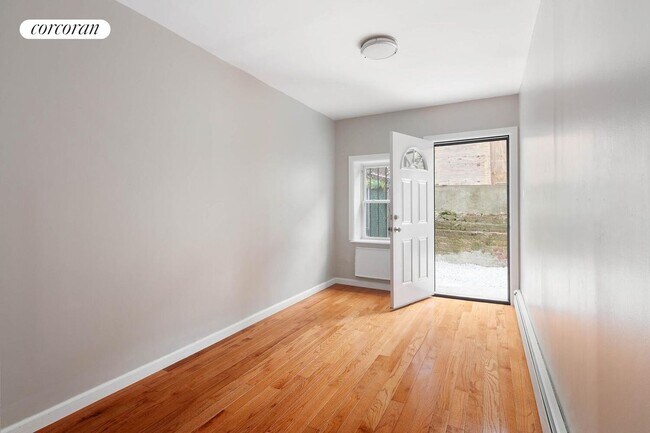 Photo - 315 E 163rd St