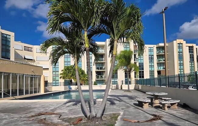 Building Photo - 2075 SW 122nd Ave Unit 129