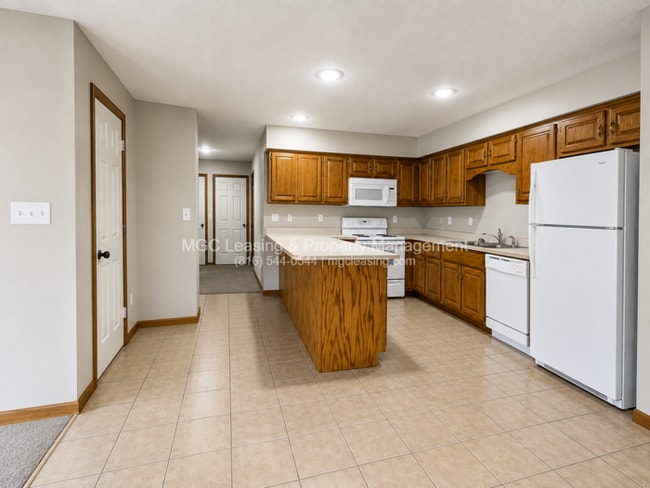 Photo - Beautiful Ranch-Style Duplex in Peculiar, MO - Available 09/22/26