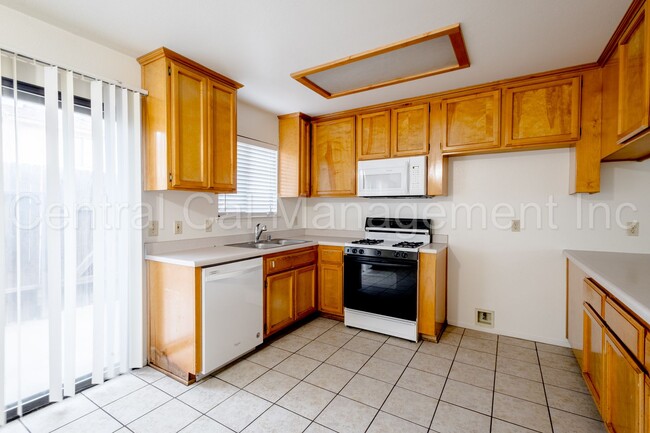 Photo - 8412 Laborough Dr Unit Apt A