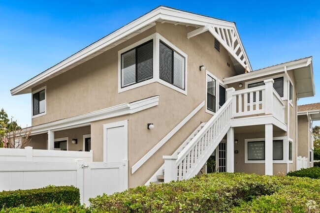 Building Photo - 3 Bedroom - 2 Bath Condo in Central Irvine
