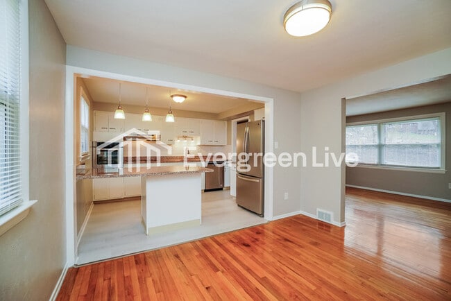 Photo - 614 Fort Couch Rd
