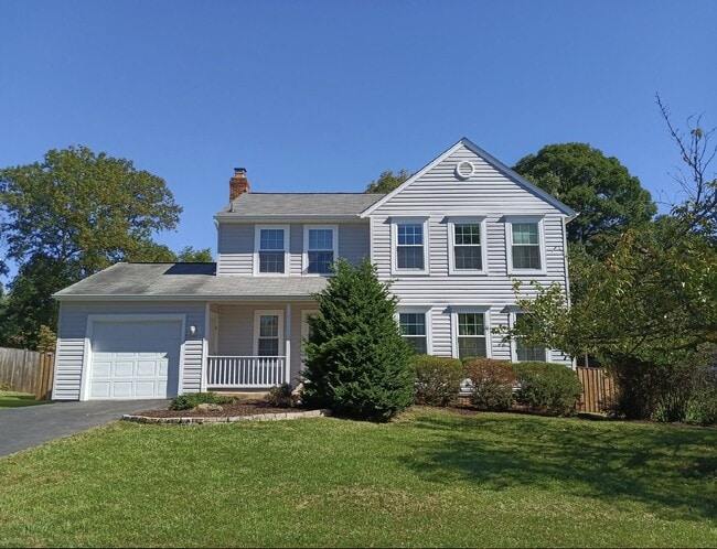 Building Photo - This charming 1,732-square-foot single-family home offers 3 bedrooms and 3 bathrooms, featuring a...