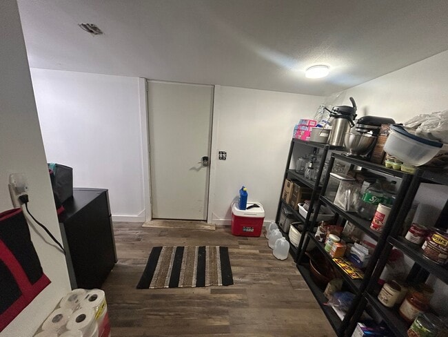 Photo - 537 W Linden St