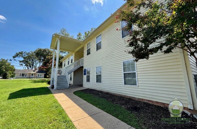 Building Photo - 522 Mcneely Cir Unit 5A