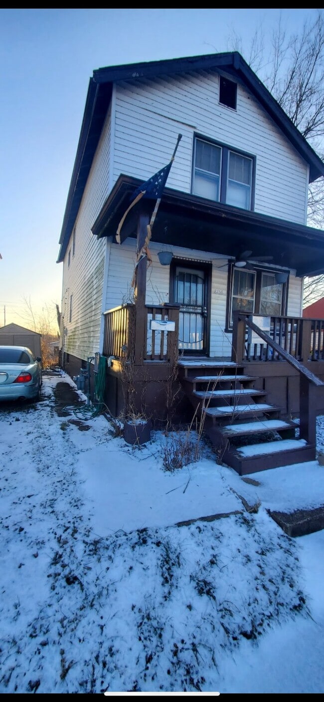 Photo - 8758 Lowell St