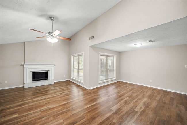 Photo - 1606 Stone Lake Dr