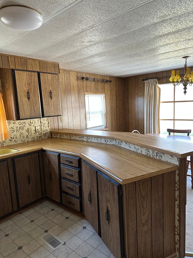 Photo - 12 Circle Dr