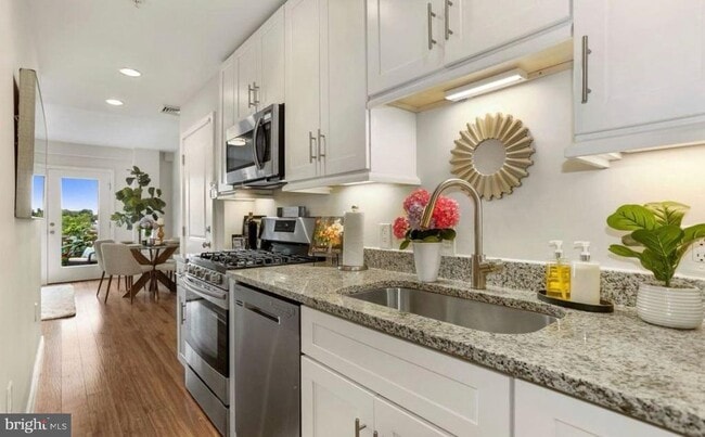 Photo - 5410 3rd St NW Unit 201