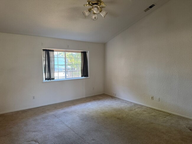 Photo - 3 bedroom 2 bath house in established neighborhood