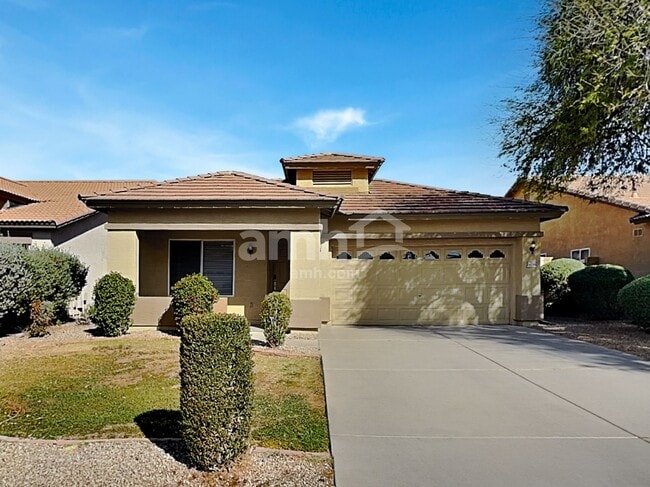 Building Photo - 14216 W Columbus Ave