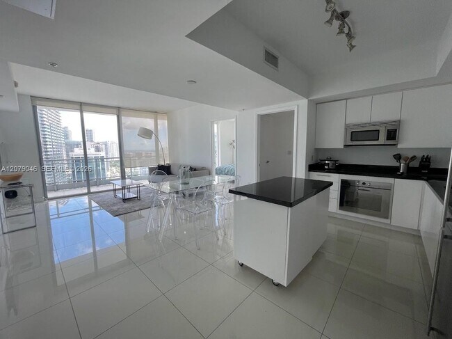 Photo - 92 SW 3rd St Unit 3504