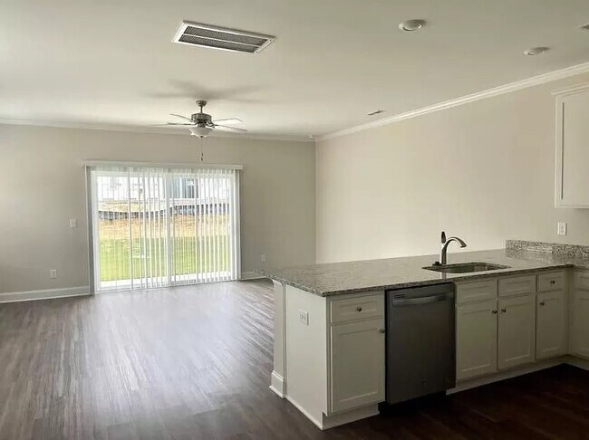 Photo - Room in Townhome on Thalweg Dr