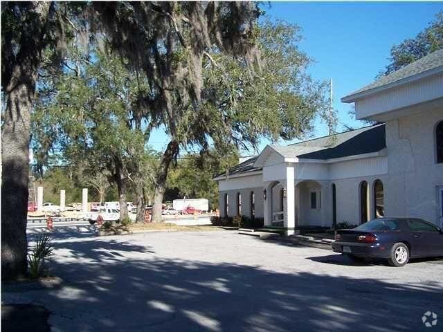 Building Photo - 203 E John Sims Pkwy Unit G Rental