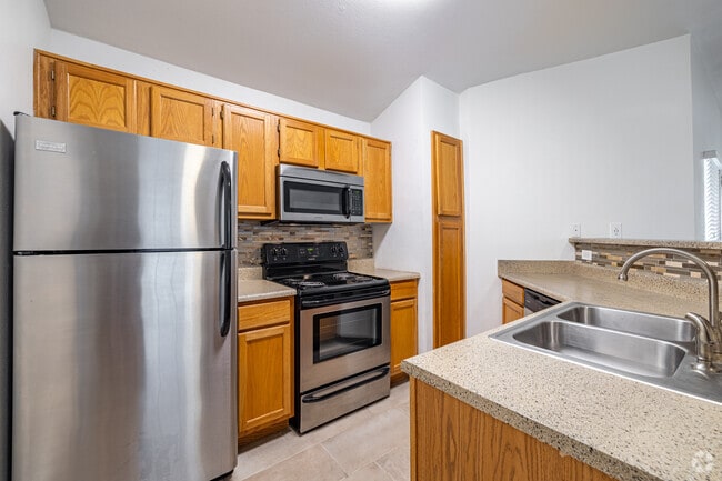 1BR, 1BA - 708SF - Kitchen