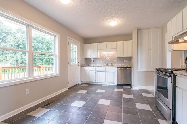 Photo - 2927 Greensboro Hwy