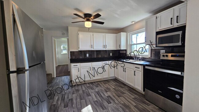 Photo - Beautiful 3 bed 1.5 bath home with Pole Ba...