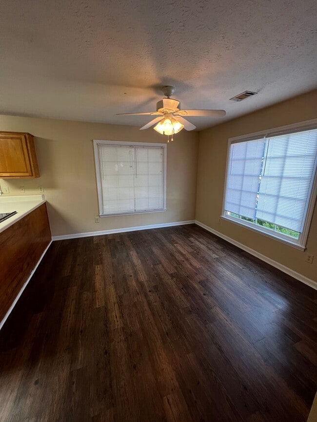 Photo - Conveniently Located 3-Bedroom Home Near A...