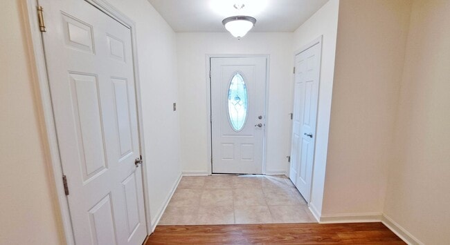 Photo - 3 Bed / 2-1/2 Bath Single Family Townhome with 1-Car Garage