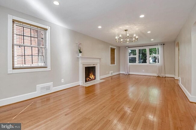 Photo - 8112 Eastern Ave NW