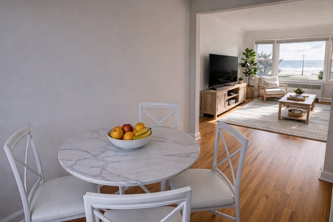 Photo - Marine Gardens - Summer Rentals